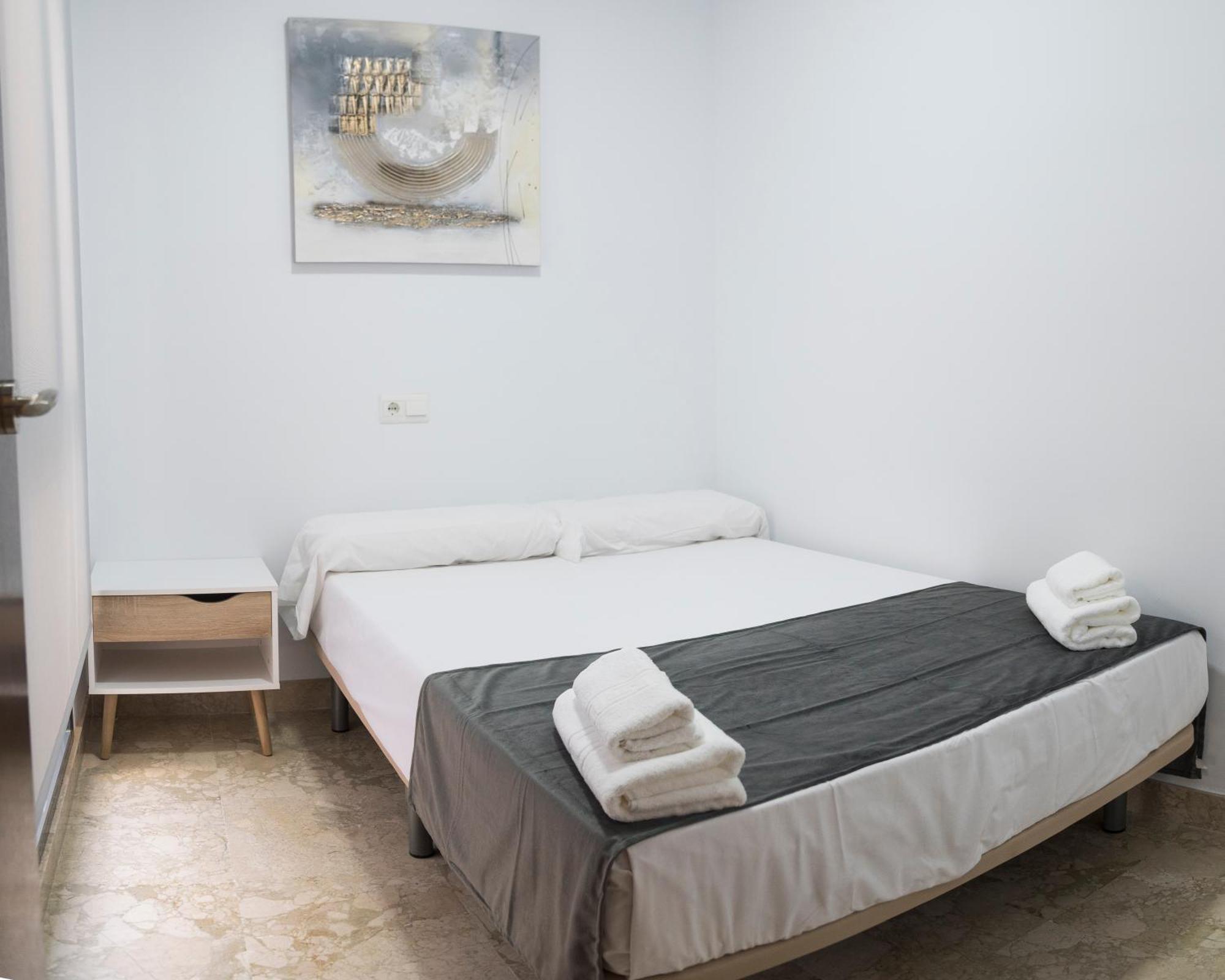 Nightinsevilla Teodosio Free Parking Exteriör bild